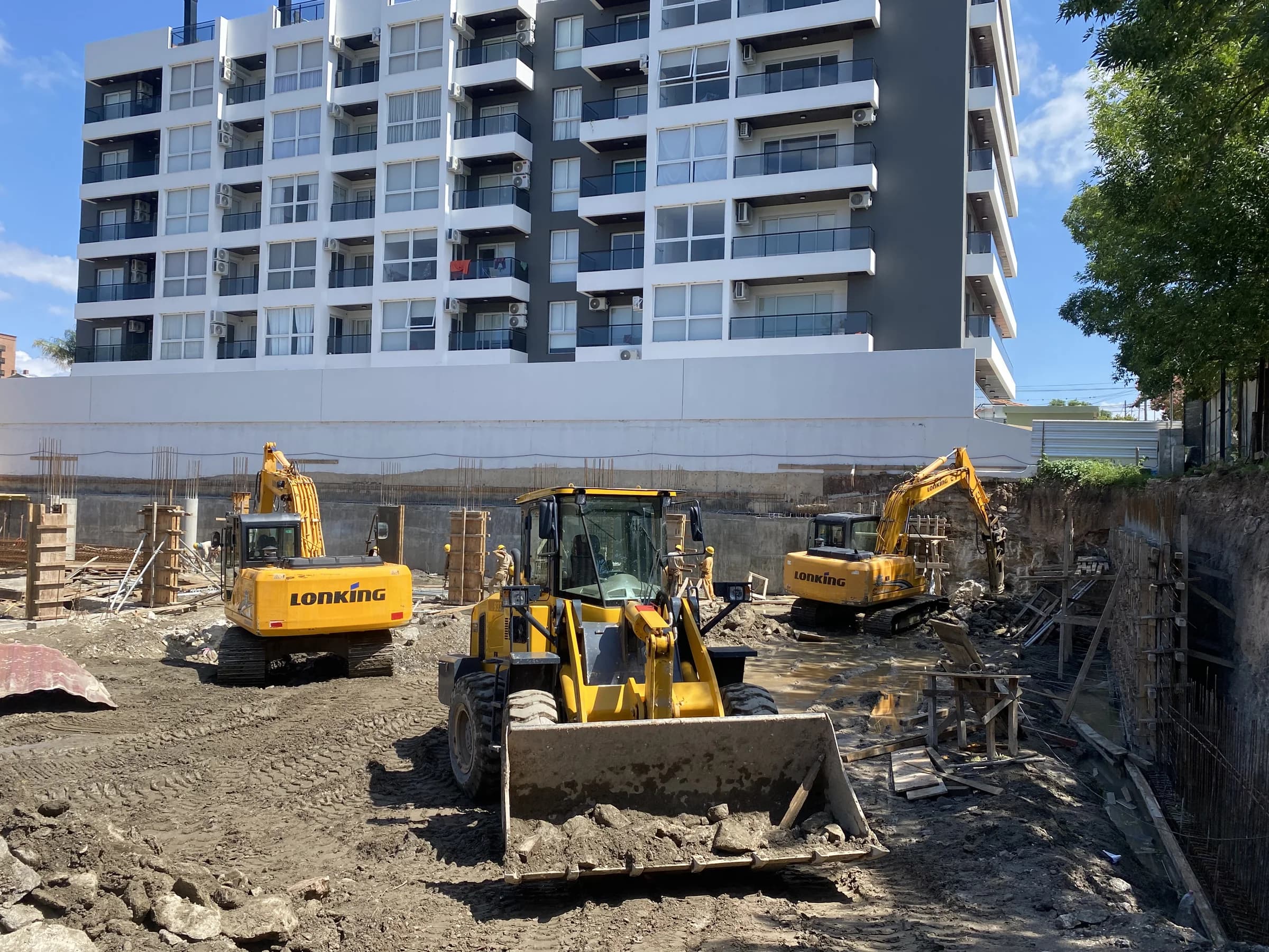Kedikian trabajando en obra